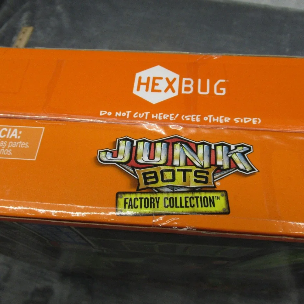 HEXBUG Junk Bots Factory Collection Metro Sewer System 285+ Pieces Sealed NEW‎
